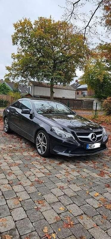 Schwarz Gebraucht 2013 Mercedes E250 Coupé | 13.800 € (Guter Preis) - Bild 1/4