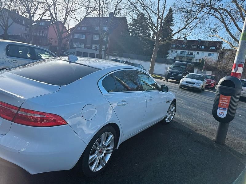 Gebraucht Jaguar XE 189 PS (139 kW) 2018 Weiß Limousine