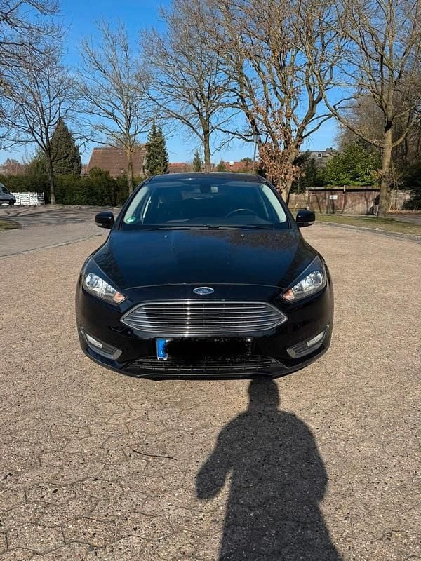 Gebraucht Ford Focus 125 PS (91 kW) 2015 Schwarz Limousine