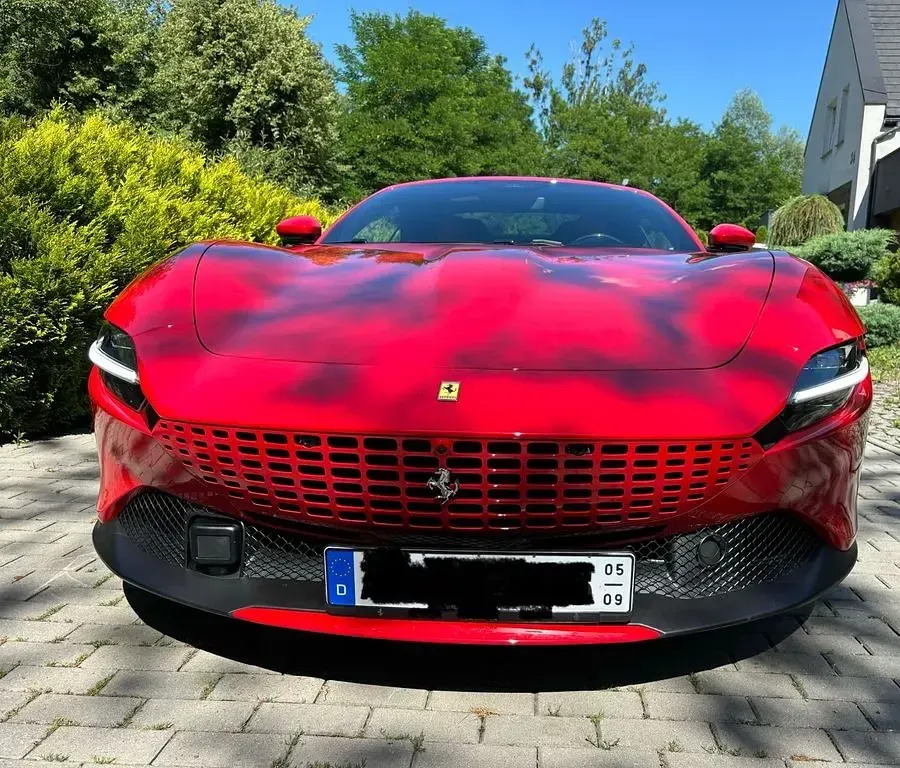 Gebraucht Ferrari Roma 620 PS (456 kW) 2025 Rot Cabrio