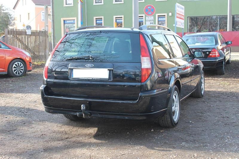 Gebraucht Ford Mondeo Ghia 131 PS (96 kW) 2005 Schwarz Kombi