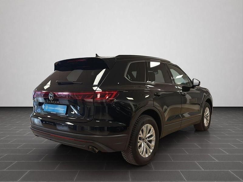 Gebraucht VW Touareg 231 PS (169 kW) 2025 Grenadillschwarz metallic (metallic) SUV