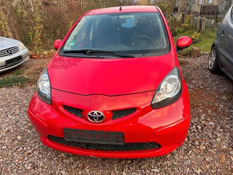 Rot Gebraucht 2008 Toyota Aygo Kleinwagen | 1.400 € (Superpreis) - Bild 1/4
