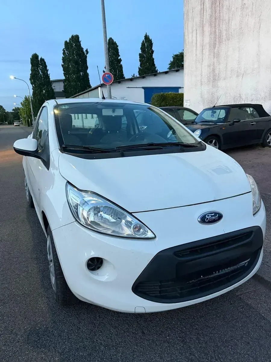 Gebraucht Ford Ka 69 PS (50 kW) 2015 Weiß Kleinwagen