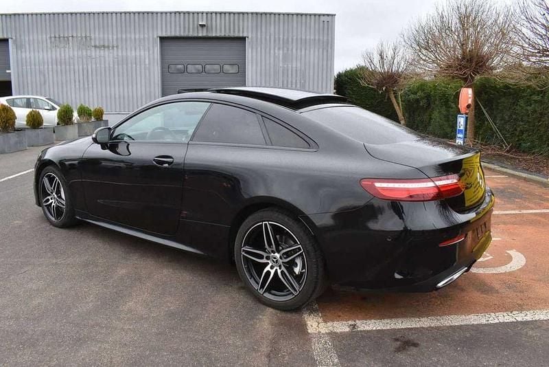 Gebraucht Mercedes E220 AMG 194 PS (142 kW) 2018 Schwarz Coupé