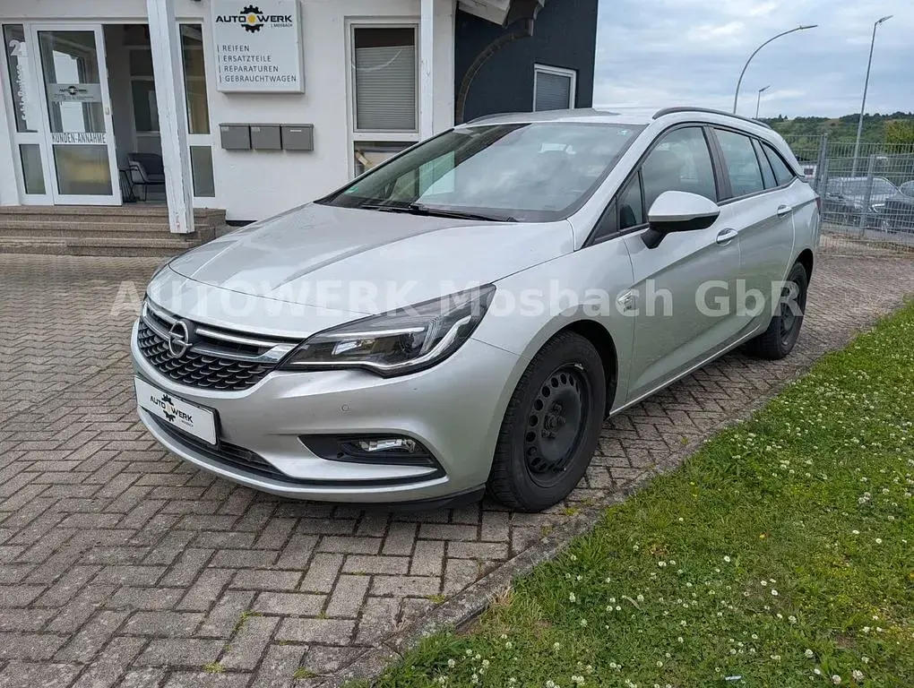 Gebraucht Opel Astra 110 PS (80 kW) 2019 Silber Limousine