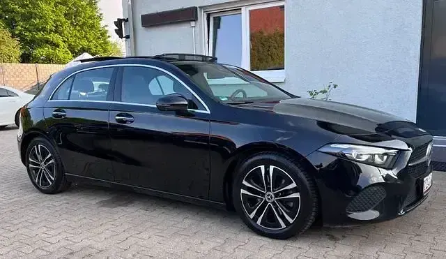 Gebraucht Mercedes A200 150 PS (110 kW) 2023 Schwarz Limousine