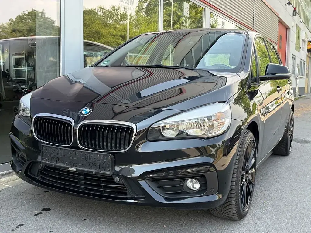 Gebraucht BMW 218 Active Tourer Sport Line 136 PS (100 kW) 2016 Schwarz Van / Kleinbus