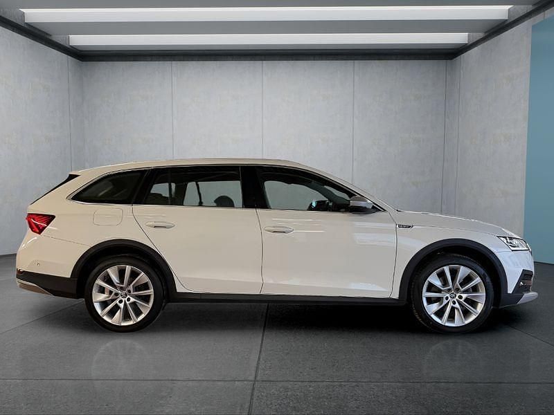 Gebraucht Skoda Octavia Scout 200 PS (147 kW) 2021 Weiß Kombi