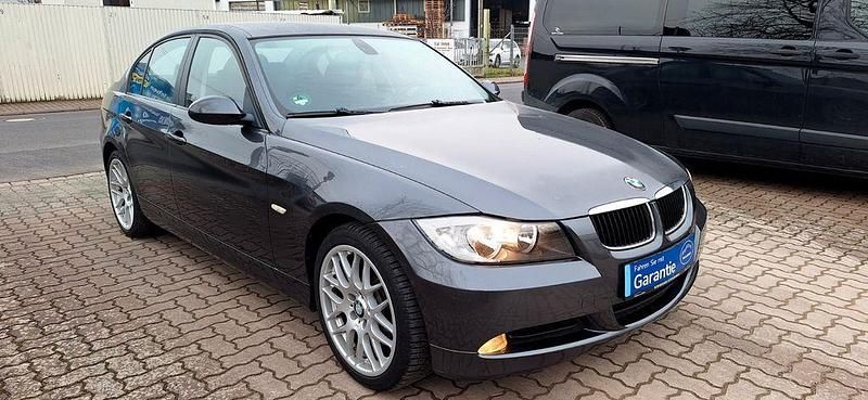 Gebraucht BMW 318 129 PS (94 kW) 2007 Grau Limousine