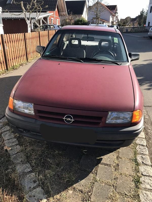 Gebraucht Opel Astra 75 PS (55 kW) 1993 Rot Kleinwagen