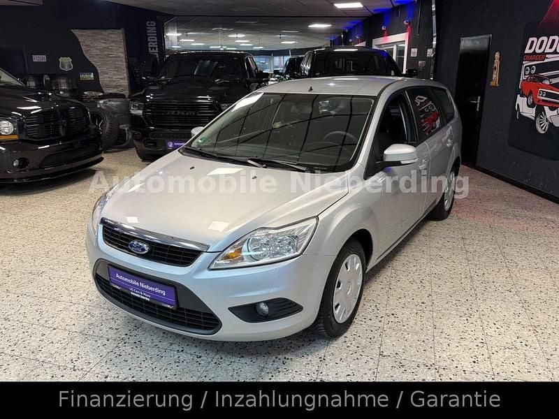 Gebraucht Ford Focus Trend 101 PS (74 kW) 2011 Silber Kombi