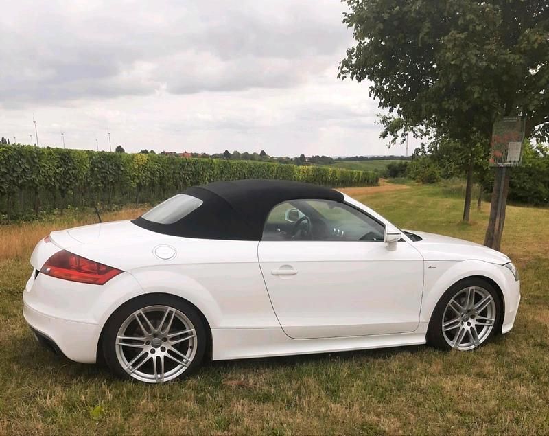 Weiß Gebraucht 2010 Audi TT S-Line Cabrio | 17.850 € (Teuer) - Bild 1/4