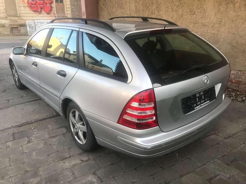 Gebraucht Mercedes C200 Classic 163 PS (119 kW) 2003 Silber Kombi