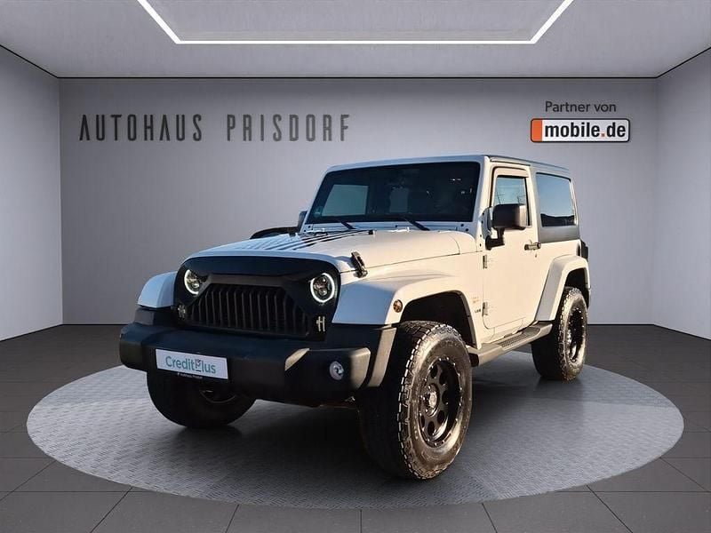 Weiß Gebraucht 2015 Jeep Wrangler Unlimited Sahara SUV | 27.950 € (Fairer Preis) - Bild 1/4