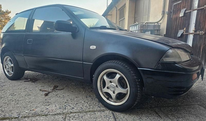Usata Suzuki Swift 101 CV (74 kW) 1990 Nero Berlina
