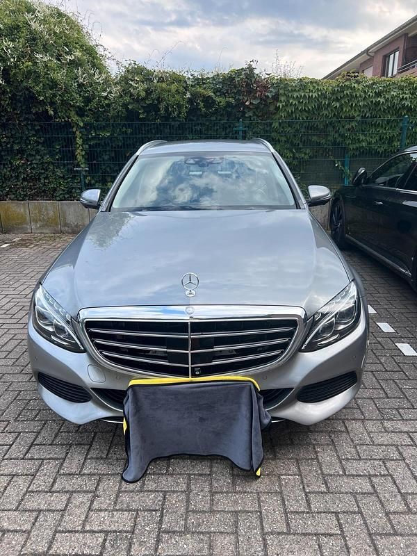 Grau Gebraucht 2015 Mercedes C350e Kombi | 12.800 € (Teuer) - Bild 1/4