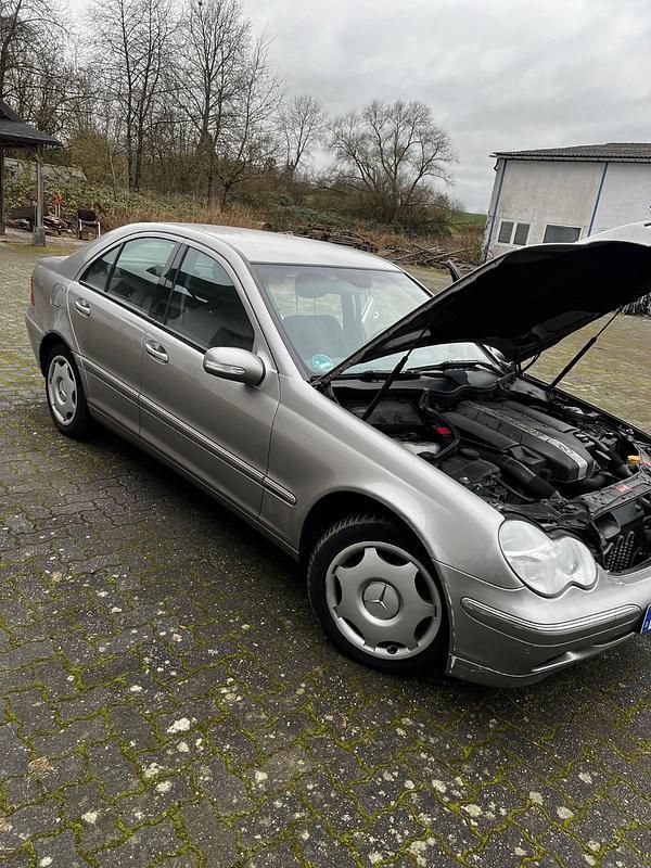 Gebraucht Mercedes C240 Elegance 170 PS (125 kW) 2004 Grau Limousine