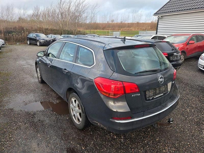 Gebraucht Opel Astra Selection 110 PS (80 kW) 2015 Grau Kombi