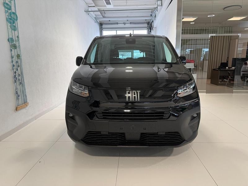 Neu Fiat Doblò Tech 102 PS (75 kW) 2026 632 schwarz metallic Van / Kleinbus