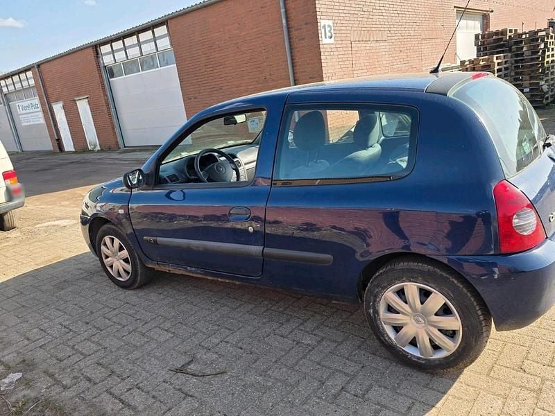 Gebraucht Renault Clio II 58 PS (42 kW) 2008 Blau Kleinwagen