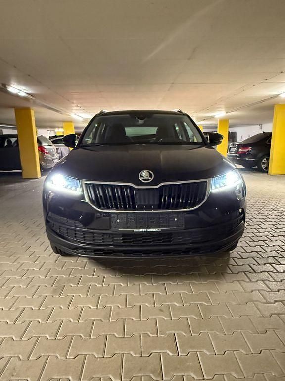 Schwarz Gebraucht 2019 Skoda Karoq Soleil SUV | 17.700 € (Superpreis) - Bild 1/4