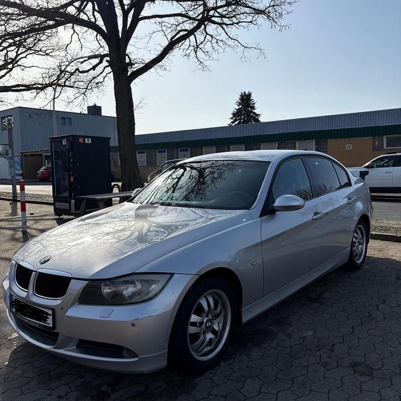 Gebraucht BMW 320 150 PS (110 kW) 2005 Silber Limousine