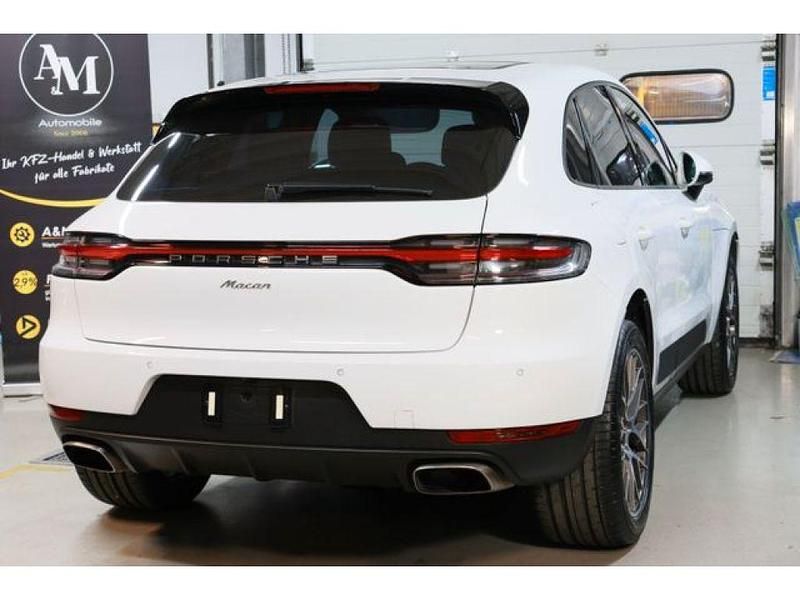 Gebraucht Porsche Macan 245 PS (180 kW) 2019 Carraraweiss/gletscherweiss (metallic) SUV