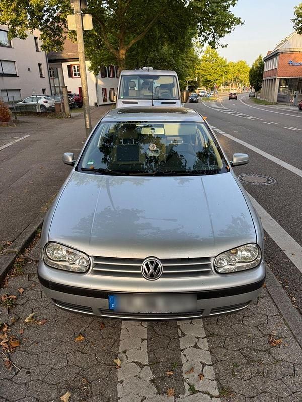 Silber Gebraucht 2000 VW Golf IV Limousine | 500 € (Superpreis) - Bild 1/4