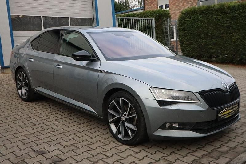 Gebraucht Skoda Superb SportLine 179 PS (131 kW) 2018 Grau Limousine