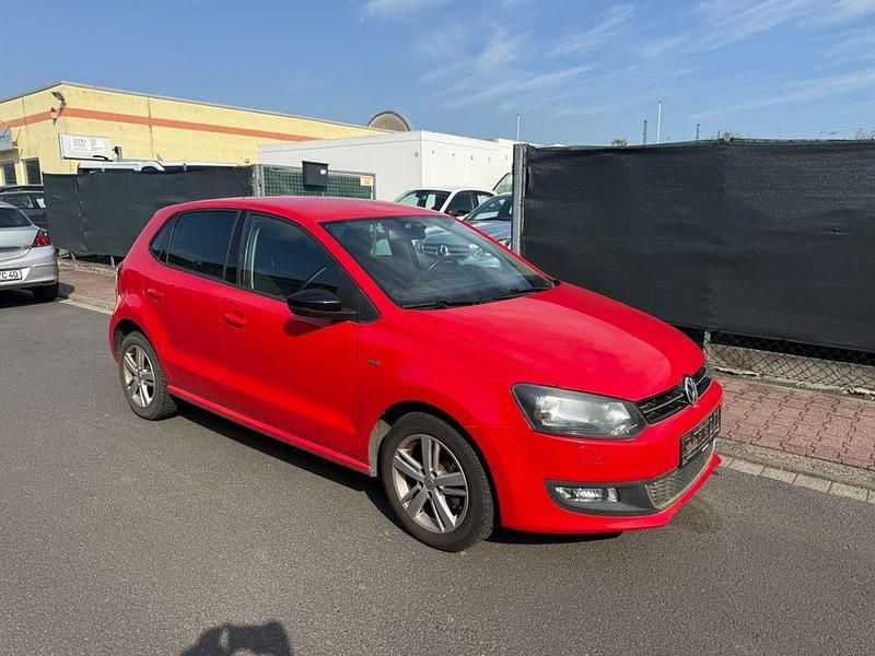 Gebraucht VW Polo Match 90 PS (66 kW) 2012 Rot Kleinwagen