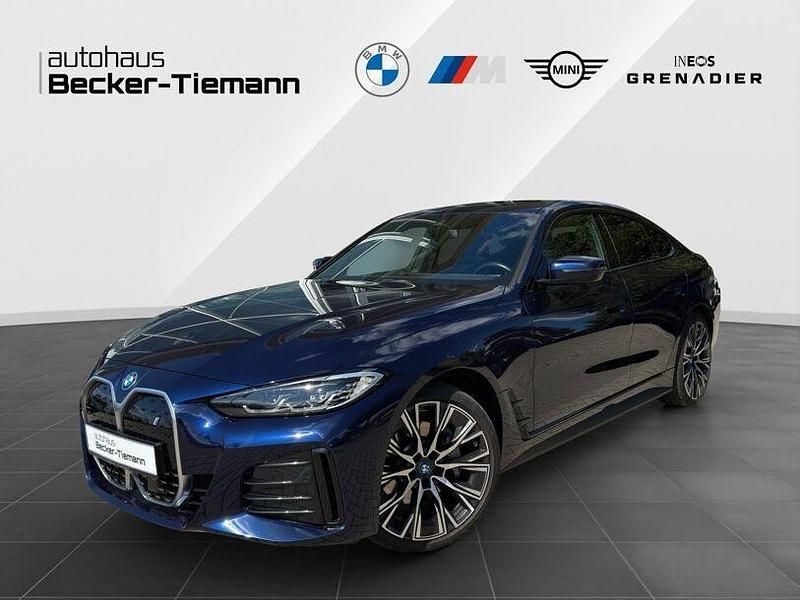 Blau Gebraucht 2022 BMW i4 Sport Line Limousine | 41.409 € (Fairer Preis) - Bild 1/4