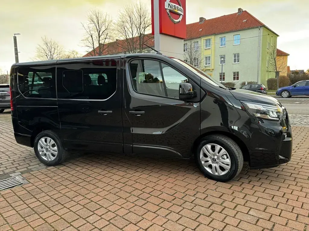 Neu Nissan Primastar Tekna 150 PS (110 kW) 2025 Schwarz Van / Kleinbus