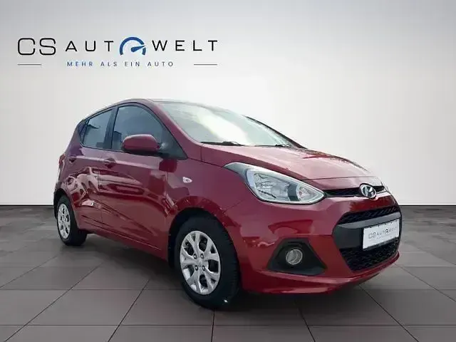 Gebraucht Hyundai i10 Style 87 PS (63 kW) 2015 Rot Kleinwagen