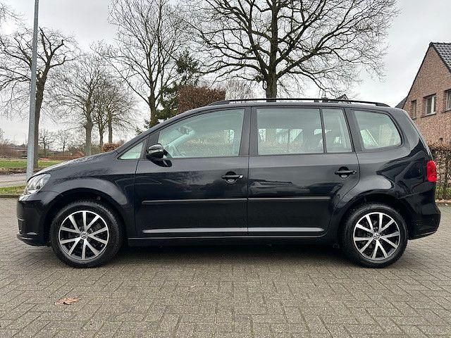 Gebraucht VW Touran Trendline 105 PS (77 kW) 2014 Schwarz Van / Kleinbus