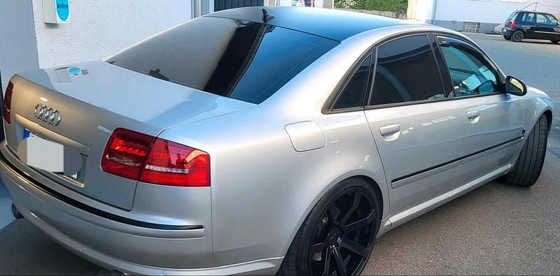 Silber Gebraucht 2006 Audi A8 Sport Limousine | 13.900 € - Bild 1/4
