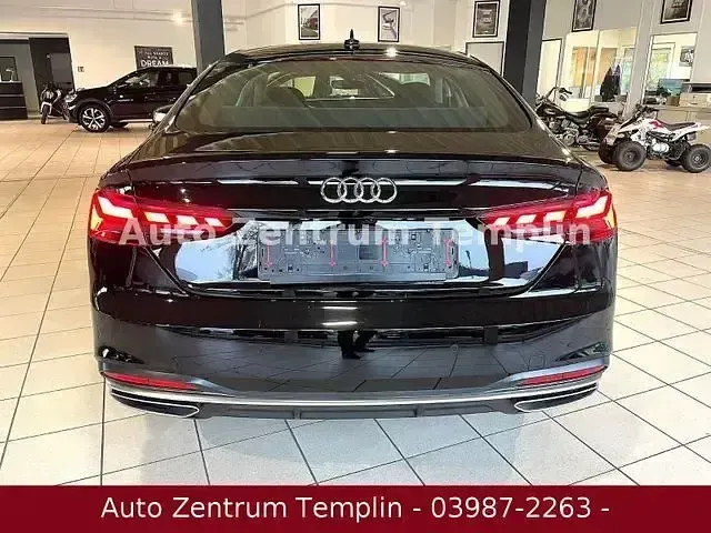 Gebraucht Audi A5 Sportback Sport 150 PS (110 kW) 2023 Schwarz Kleinwagen