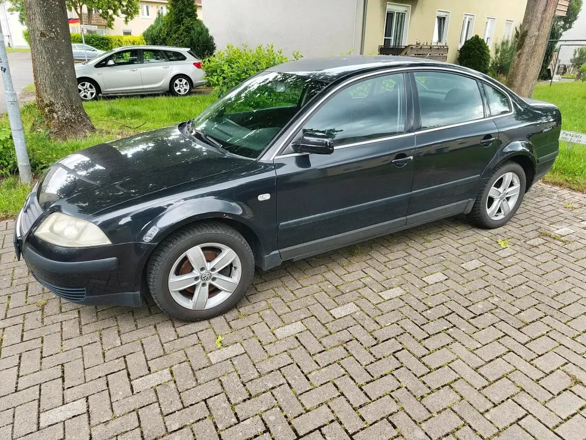 Usata VW Passat 101 CV (74 kW) 2002 Nero Berlina