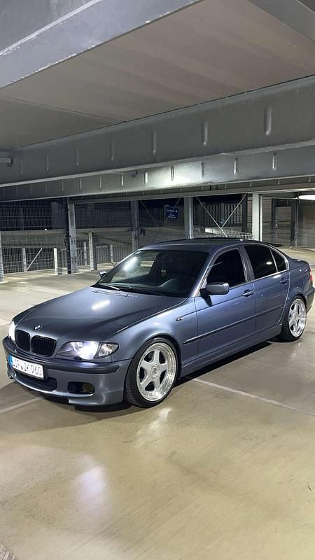 Blau Gebraucht 2003 BMW 325 Limousine | 5.099 € (Fairer Preis) - Bild 1/4