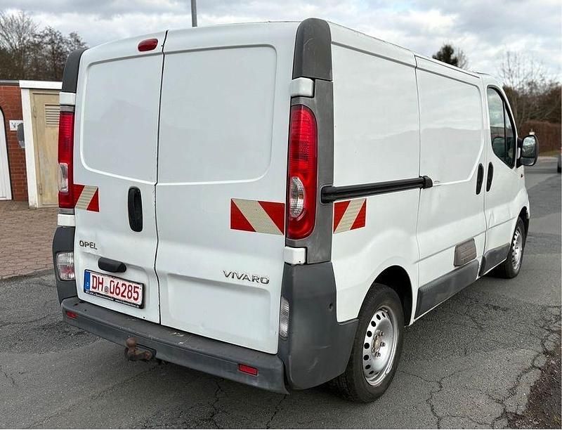 Gebraucht Opel Vivaro 90 PS (66 kW) 2006 Weiß Van / Kleinbus