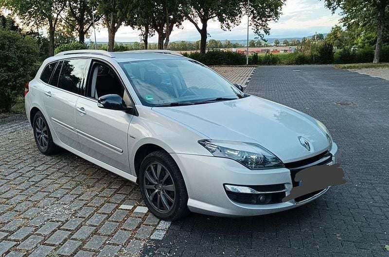 Silber Gebraucht 2012 Renault Laguna GrandTour Bose Edition Kombi | 3.300 € (Superpreis) - Bild 1/4