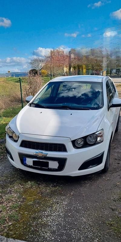 Gebraucht Chevrolet Aveo 84 PS (61 kW) 2011 Weiß Limousine