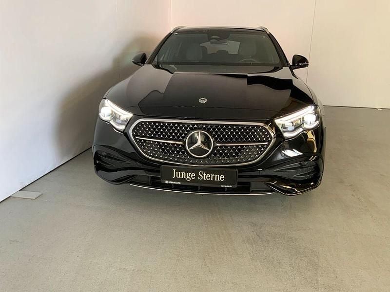 Gebraucht Mercedes E300 AMG 313 PS (230 kW) 2024 Metalliclack obsidianschwarz metallic Kombi
