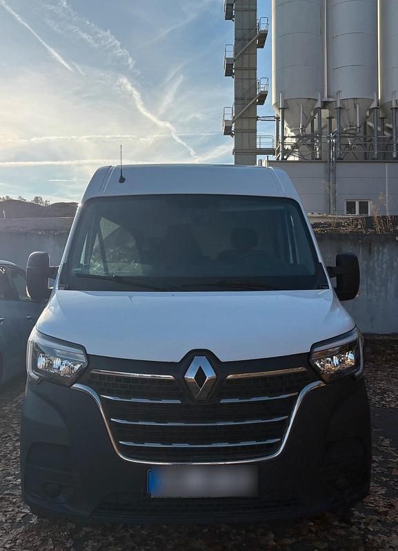 Weiß Gebraucht 2023 Renault Master Van | 23.400 € (Guter Preis) - Bild 1/4
