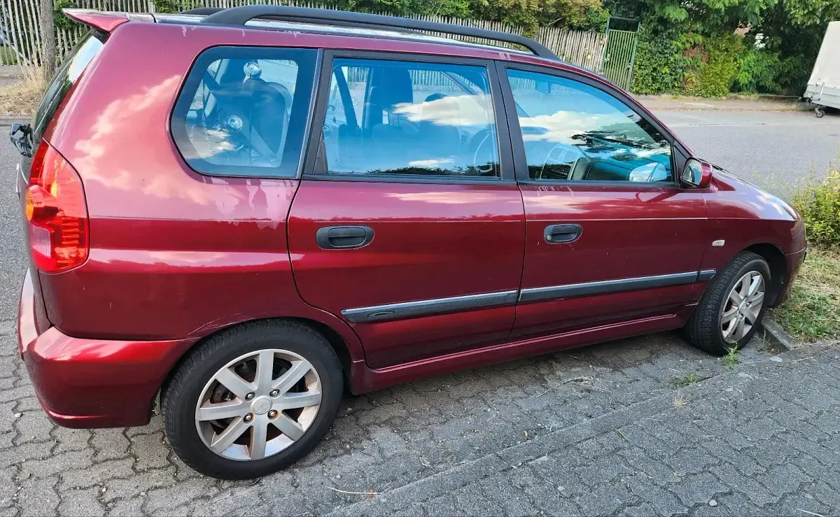 Gebraucht Mitsubishi Space Star 98 PS (72 kW) 2004 Rot Van / Kleinbus