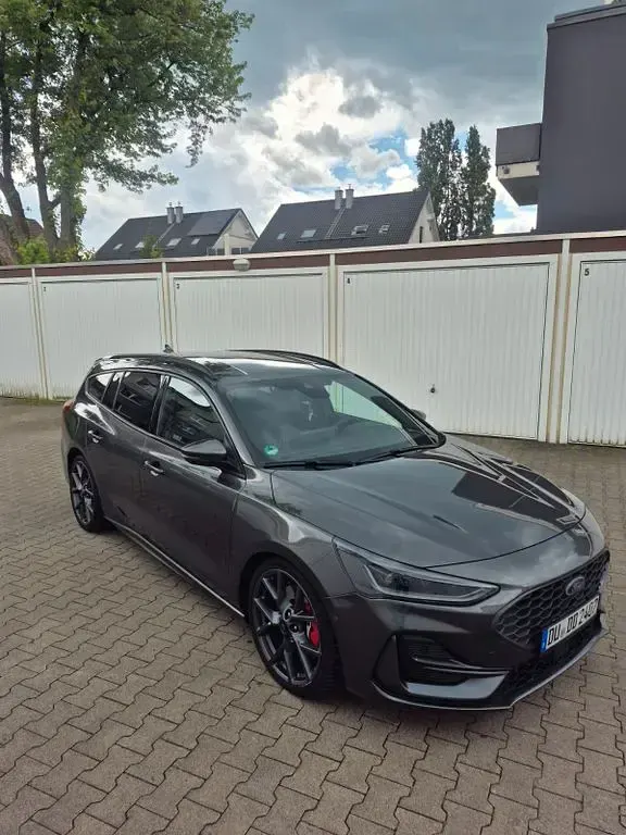 Gebraucht Ford Focus ST 280 PS (205 kW) 2024 Grau Limousine