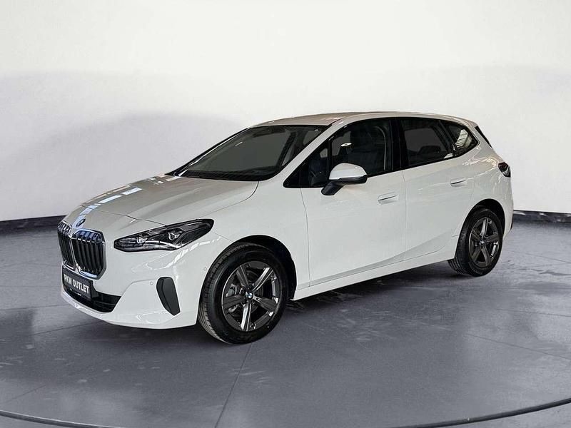 Gebraucht BMW 220 156 PS (114 kW) 2025 Alpinweiß Van / Kleinbus