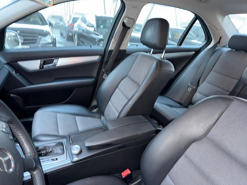 Gebraucht Mercedes C220 170 PS (125 kW) 2011 Grau Limousine