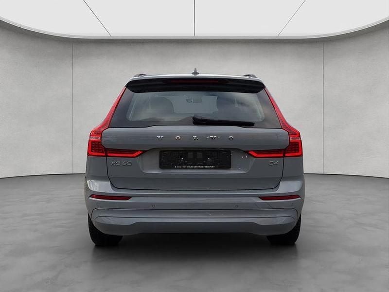 Gebraucht Volvo XC60 Core 197 PS (144 kW) 2023 Grau SUV