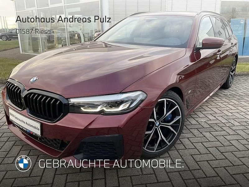 Rot Gebraucht 2021 BMW 540 M Sport Kombi | 37.707 € (Guter Preis) - Bild 1/4